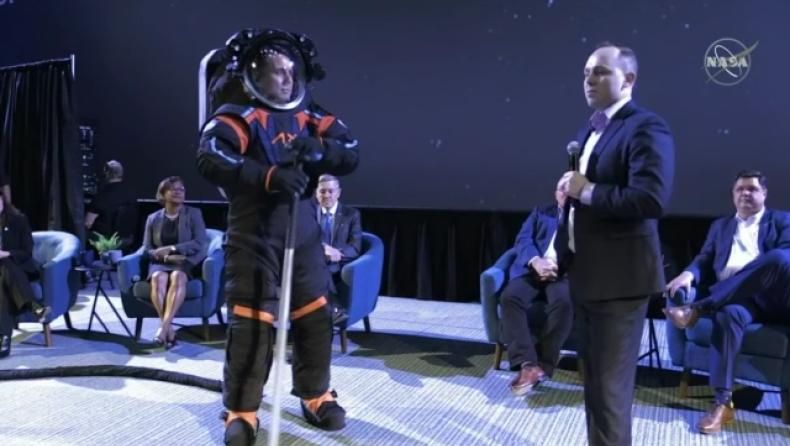 Η NASA αλλάζει τις στολές των αστροναυτών για πρώτη φορά σε 40 χρόνια και πληρώνει 3.5 δισεκατομμύρια δολάρια (vid)