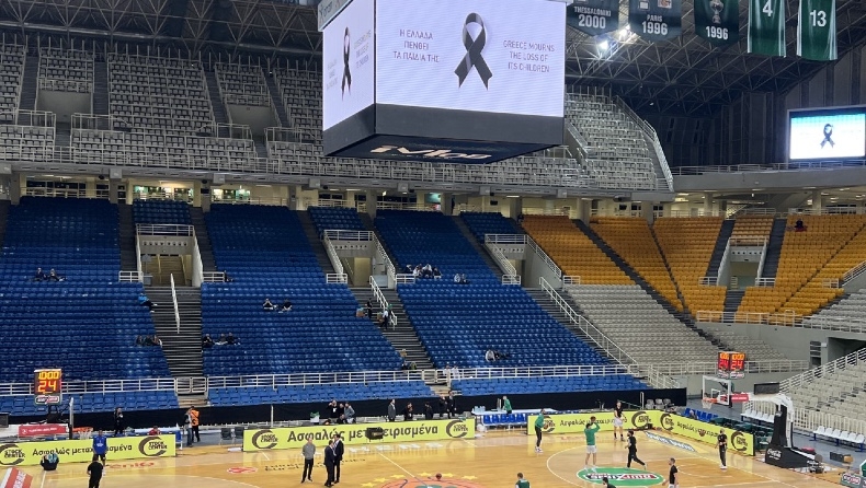 Παναθηναϊκός: Πένθος στο ΟΑΚΑ με μαύρο πανό