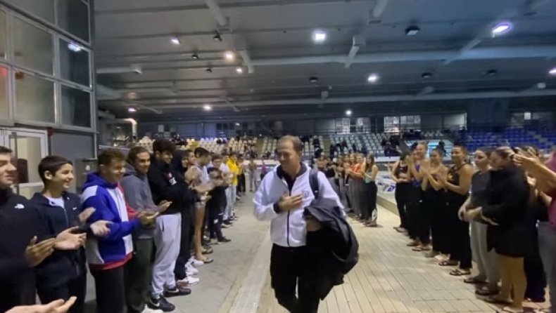 Γιάννης Παπαγιαννάκης: Αποθέωση από την οικογένεια του ΠΑΟΚ στο «Ποσειδώνιο» κολυμβητήριο 