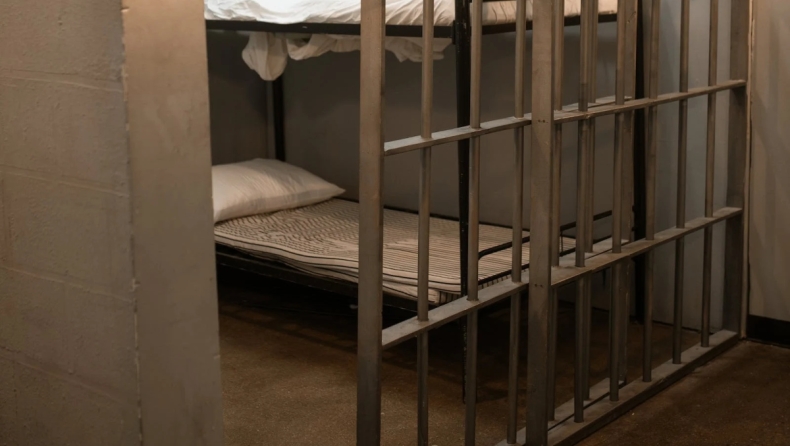Ξεκίνησε η μεγαλύτερη μεταφορά κρατούμενων που έχει γίνει ποτέ: 271 φυλακισμένοι στο Βέλγιο πάνε σε νέες εγκαταστάσεις