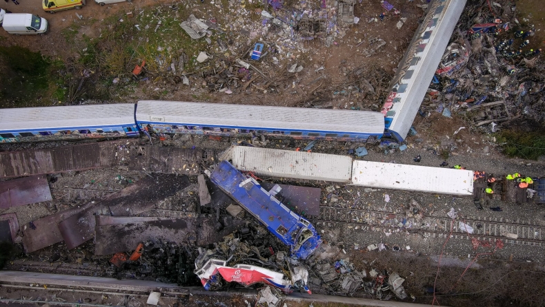 Σύγκρουση τρένων στα Τέμπη: Τουλάχιστον 40 νεκροί (vid)