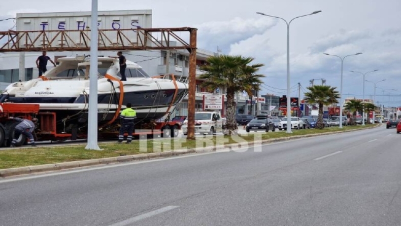 Σκάφος προκάλεσε κυκλοφοριακό κομφούζιο στην Πατρών - Κορίνθου