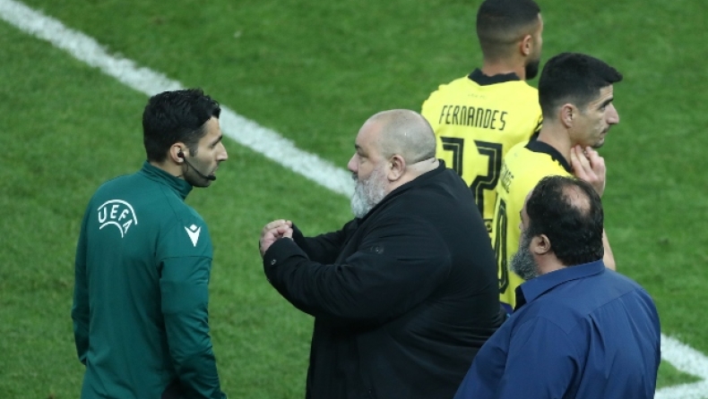 Κλαυσίγελος από Καραπαπά: «Πέναλτι στον Μπακαμπού, ανύπαρκτο πέναλτι στην ΑΕΚ, φάουλ πριν το 1-3»