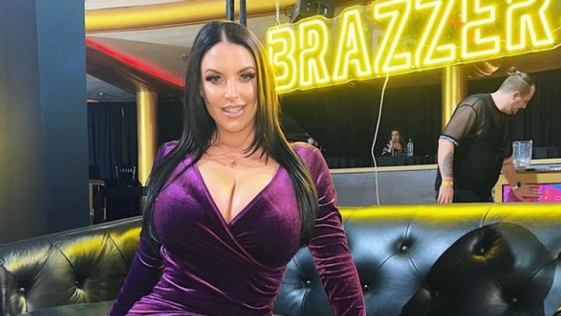 H Angela White αποκάλυψε την απαγορευμένη επιθυμία που της ζητούν στο Only Fans (vid)
