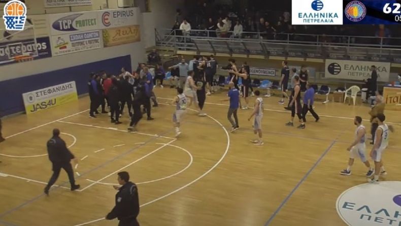 Φίλοι του Πανελευσινιακού στο παρκέ