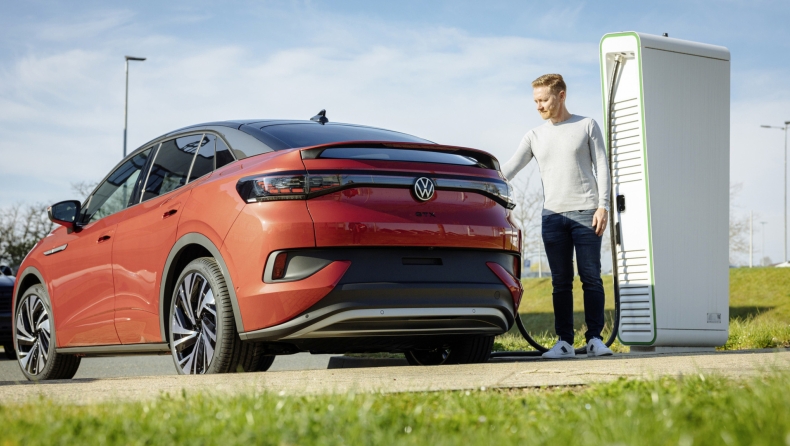 Ηλεκτρικά αυτοκίνητα: Γιατί πρέπει να φορτίζουμε έως το 80% (vid)