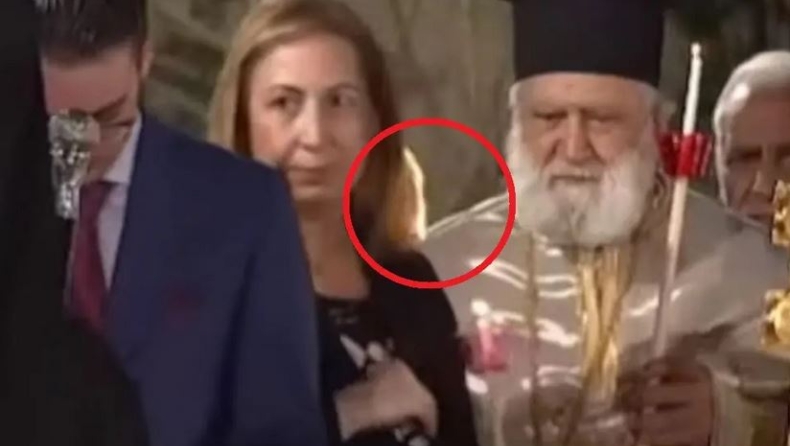 Άρπαξαν φωτιά τα μαλλιά της Μαριλίζας Ξενογιαννακοπούλου στην Ανάσταση: Την έσωσε ο παπάς (vid)