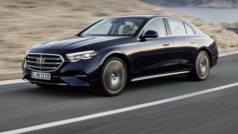 Mercedes-Benz E-Class: Το πιο προηγμένο αυτοκίνητο με το αστέρι στην μάσκα (vid)