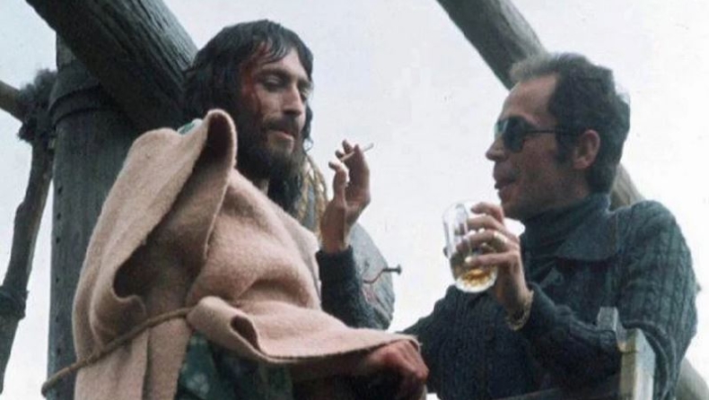 Τι ομάδα είναι ο ηθοποιός που υποδύθηκε τον Χριστό;