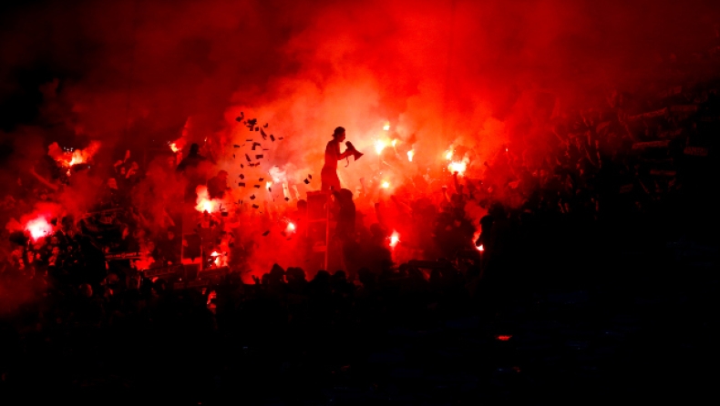 Δικογραφίες σε βάρος οπαδών για χρήση πυρσών και καπνογόνων σε Τούμπα και Χαριλάου
