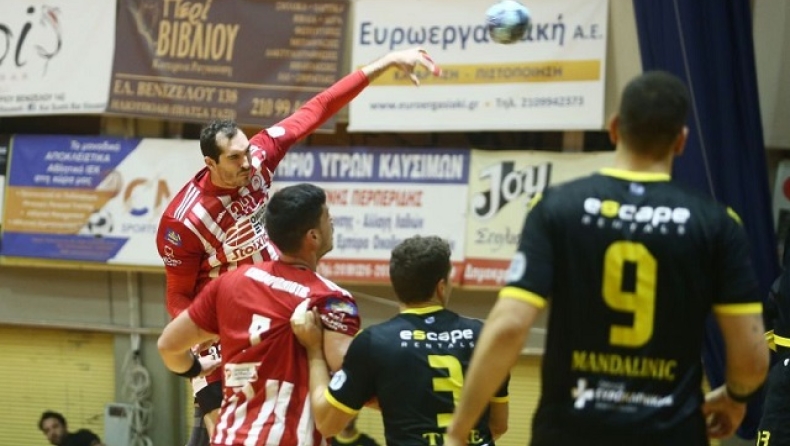 ΑΕΚ και Ολυμπιακός αναμετρώνται για μια θέση στον τελικό του Κυπέλλου Ελλάδας στο χάντμπολ