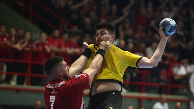 Ο Βαγγέλης Αραμπατζής στον 4ο τελικό της Handball Premier