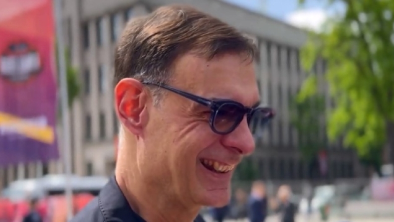 O Mπαρτζώκας χαμογελά