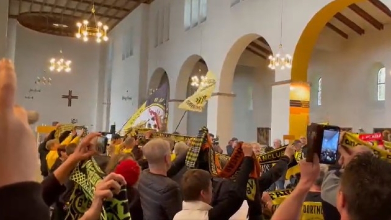 Οι φίλοι της Ντόρτμουντ σε εκκλησία τραγουδώντας το ''You''ll never walk alone''