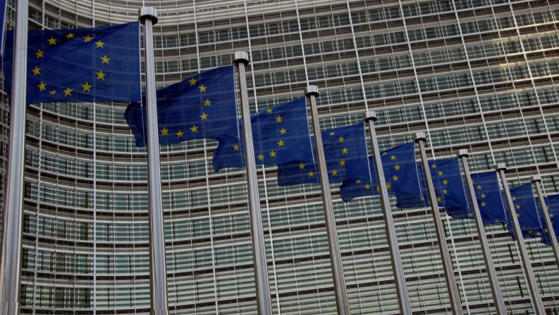 H αυτοκινητοβιομηχανία κατηγορεί την ΕΕ ότι η πολιτική της θα αυξήσει τις τιμές των αυτοκινήτων