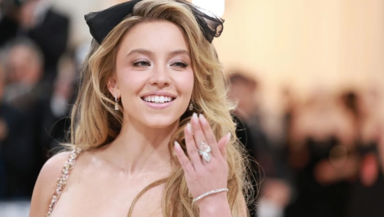 Η Σίντνεϊ Σουίνι τους «έσβησε» όλους στο Met Gala: Είναι η πιο πληθωρική ηθοποιός στο Χόλιγουντ