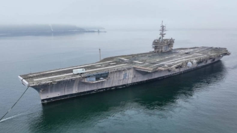 Το αεροπλανοφόρο-καμάρι των ΗΠΑ που συγκρούστηκε με πυρηνικό σοβιετικό υποβρύχιο δεν κόστισε ούτε ένα δολάριο