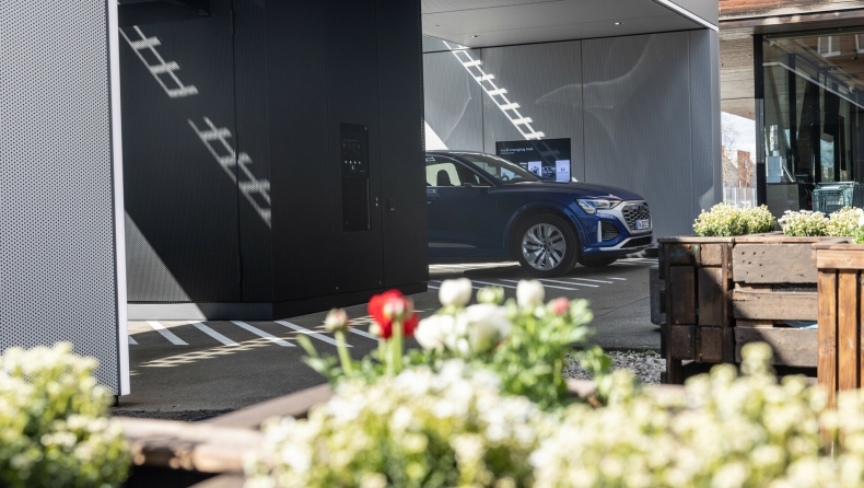 Audi Charging Hub: Οδηγήσαμε και φορτίσαμε τα ηλεκτρικά e-tron στο Βερολίνο (vid)