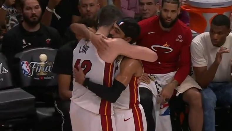 Ο Λοβ αγκάλιασε τον Βίνσεντ