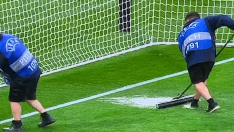 Σκωτία – Γεωργία: Πλημμύρισε το «Hampden Park», διακοπή και… σκούπες