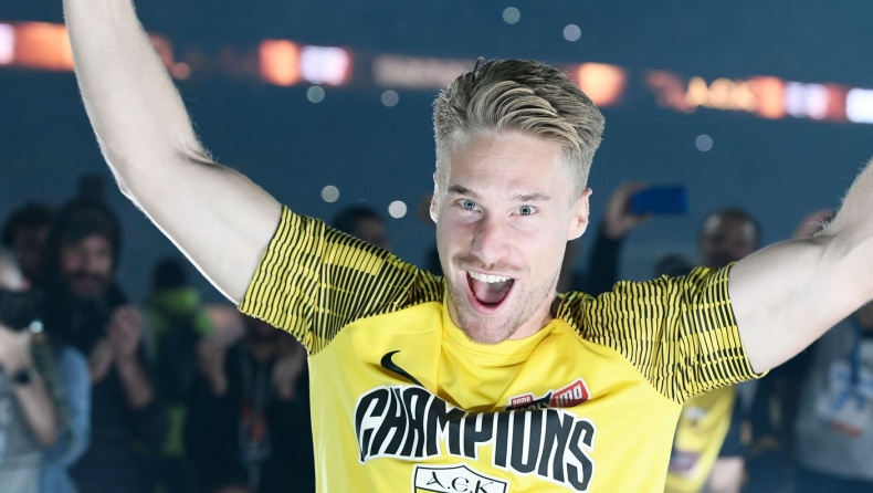 Φαν Βέερτ: «Τιμή μου που έπαιξα για την ΑΕΚ»