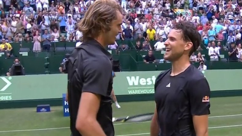 Ζβέρεφ και Τιμ χαμογελούν μετά το τέλος της αναμέτρησής τους