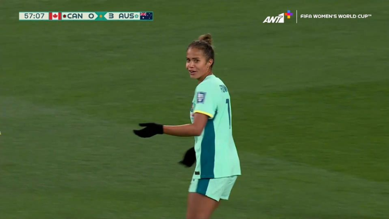 Η Φάουλερ της Αυστραλίας κοίταξε δύο φορές προς την πλευρά της επόπτριας για να βεβαιωθεί ότι το γκολ της για το 3-0 ήταν κανονικό.