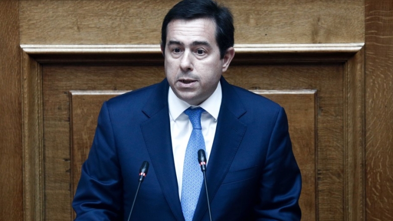 Μηταράκης: «Με σταμάτησε η Τροχαία το βράδυ του Σαββάτου» (vid)