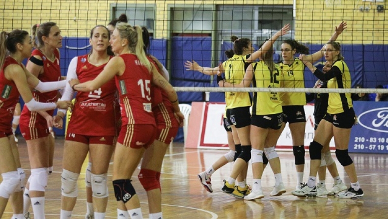 Φάση από το Ολυμπιακός - ΑΕΚ στο βόλεϊ γυναικών
