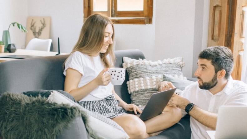 3 πράγματα που κάνουν τα άτομα με υψηλό EQ όταν σου μιλάνε, σύμφωνα με πρώην πράκτορα του FBI