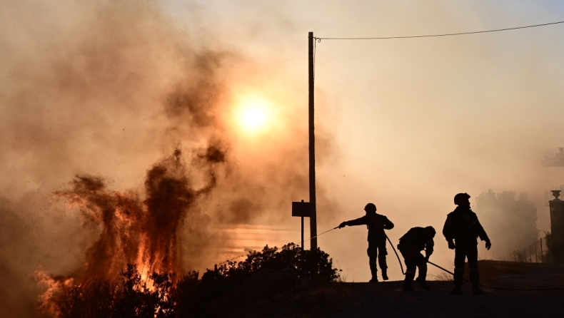 «Μου άρεσε να βλέπω τα πυροσβεστικά να σβήνουν τις φλόγες»: Προκλητικός ο 20χρονος που ομολόγησε εμπρησμούς στην Κάρυστο