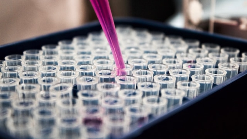 Επιστήμονες αναπτύσσουν χημειοθεραπεία ικανή να σκοτώσει όλους τους συμπαγείς καρκινικούς όγκους