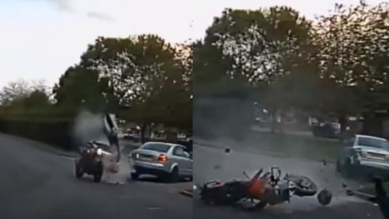 Τρομακτικό τροχαίο καταγράφηκε σε κάμερα κλειστού κυκλώματος: Οδηγός μοτοσυκλέτας πετάχτηκε στον αέρα μετά από σφοδρή σύγκρουση (vid) 