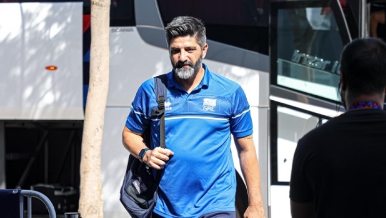 Ο Μπονιφάντε περπατάει