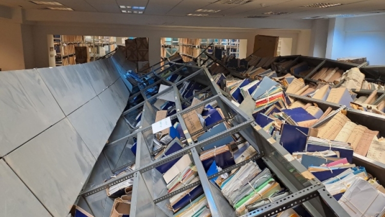 Έπεσαν τα ράφια με τις δικογραφίες στην Εισαγγελία Πρωτοδικών Αθήνας και καταπλάκωσαν δύο ανθρώπους: «Μπορούσαμε να είχαμε νεκρό»