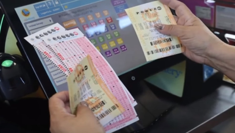 Ένας υπερτυχερός νικητής στις ΗΠΑ κέρδισε 1.76 δισ. δολάρια: Το δεύτερο μεγαλύτερο χρηματικό ποσό που έχει δοθεί (vid)