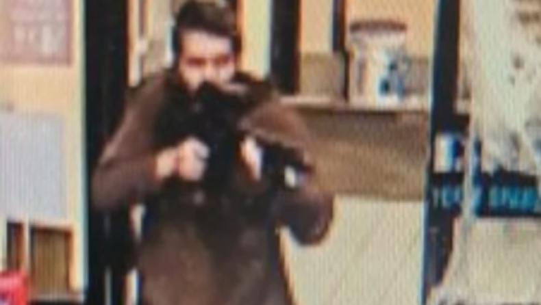 Παραμένει άφαντος ο μακελάρης στις ΗΠΑ: Άκαρπες μέχρι τώρα οι έρευνες (vid)