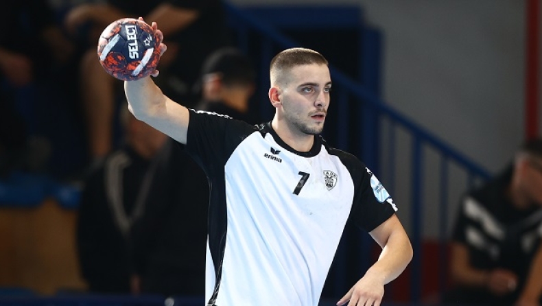 Παίκτης της ομάδας χάντμπολ του ΠΑΟΚ