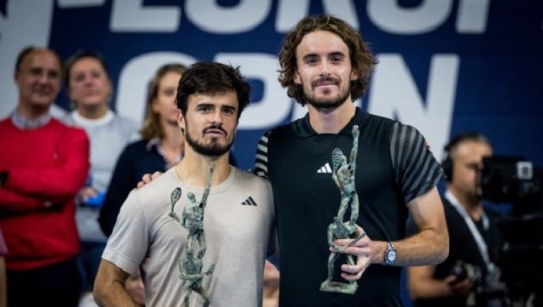 Πέτρος Τσιτσιπάς και Στέφανος Τσιτσιπάς με το τρόπαιο στην Αμβέρσα