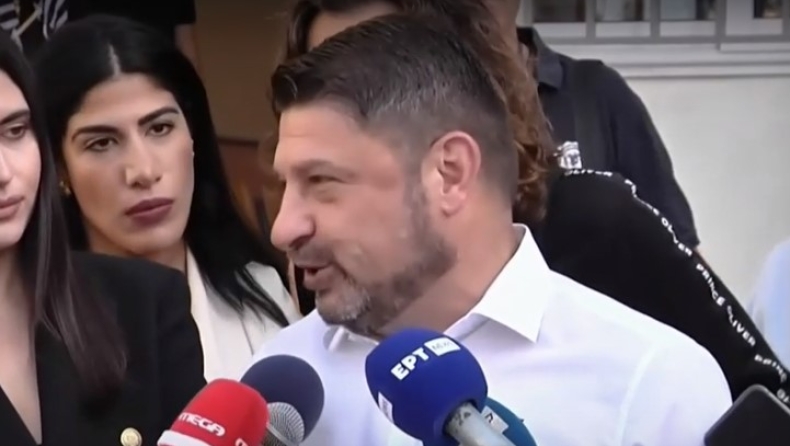 Ο Χαρδαλιάς απάντησε γιατί ψήφισε με το διαβατήριο: «Θέλω να είμαι ειλικρινής, για γούρι» (vid)