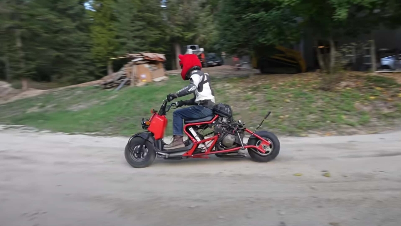 Scooter με 1.000άρη τετρακύλινδρο; (vid)