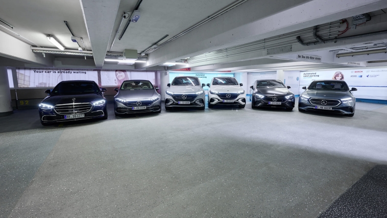 Mercedes-Benz: Τα επτά μοντέλα της που σταθμεύουν χωρίς οδηγό (vid)