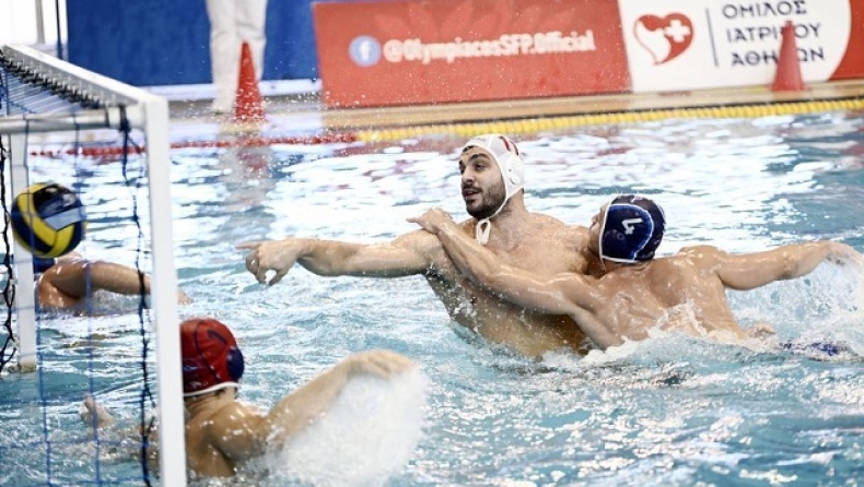 O Δημήτρης Νικολαΐδης σκοράρει κόντρα στη Χίο