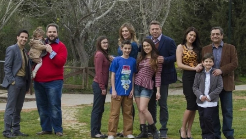 Από τα Φιλαράκια στο Modern Family: 5 ελληνικές απομιμήσεις ξένων σειρών που απέτυχαν παταγωδώς