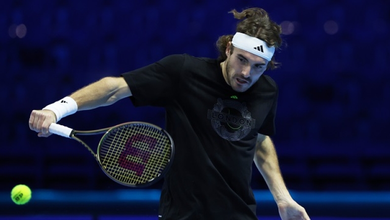 O Στέφανος Τσιτσιπάς στην προπόνηση στο Τορίνο