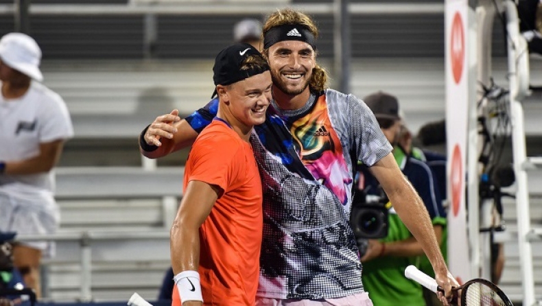 Ο Χόλγκερ Ρούνε έψαχνε τον Στέφανο Τσιτσιπά στο Δανία-Ελλάδα (vid)