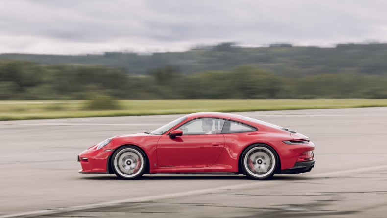 Porsche: H 911 GT3 κάνει τα βουνά να αντιλαλούν (vid)