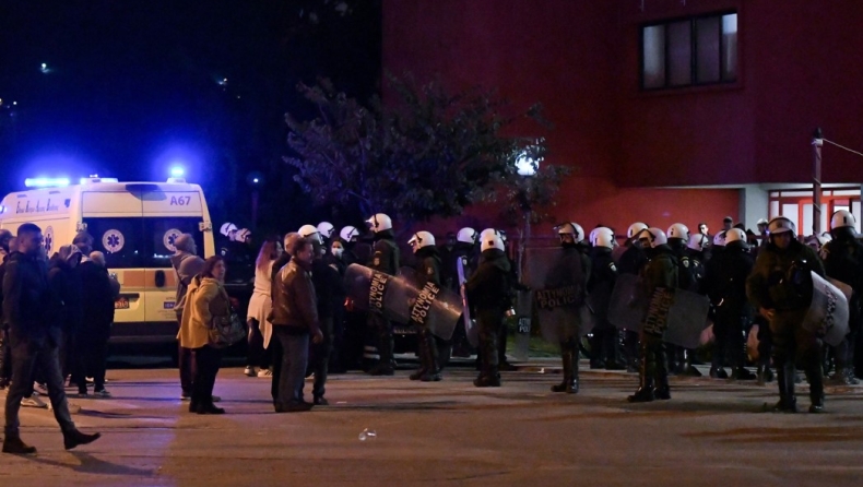 Επεισόδια στο «Μελίνα Μερκούρη»: Στο χειρουργείο ξανά ο 31χρονος αστυνομικός