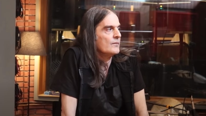 Πέθανε ο Γιώργος Τόλιος: Ήταν ο ντράμερ του θρυλικού συγκροτήματος «Τρύπες»