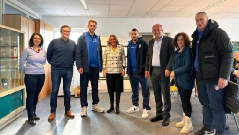 Αντιπροσωπεία της Εθνικής χάντμπολ σε ελληνικό σχολείο του Μονάχου